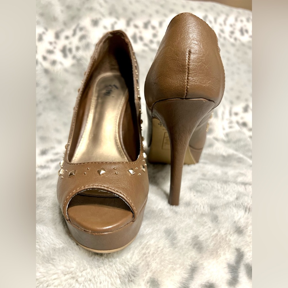 Brown/Gold studded platform heels